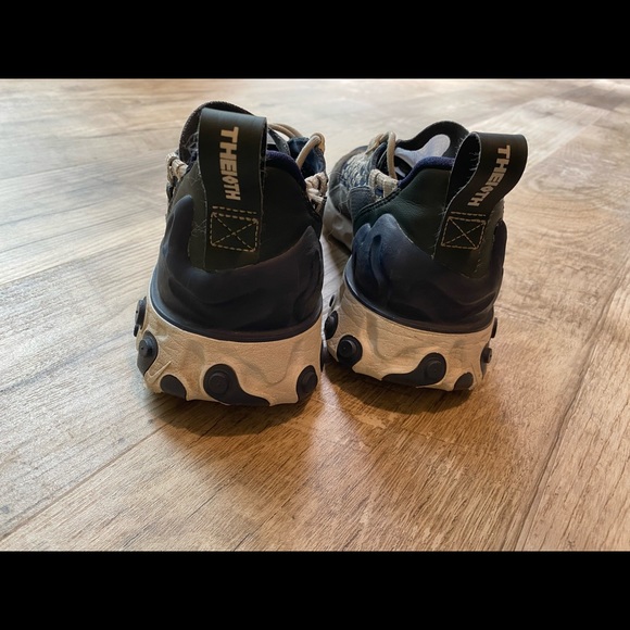 Men nike shoes. Good condition! They are super comfortable. - Picture 7 of 12